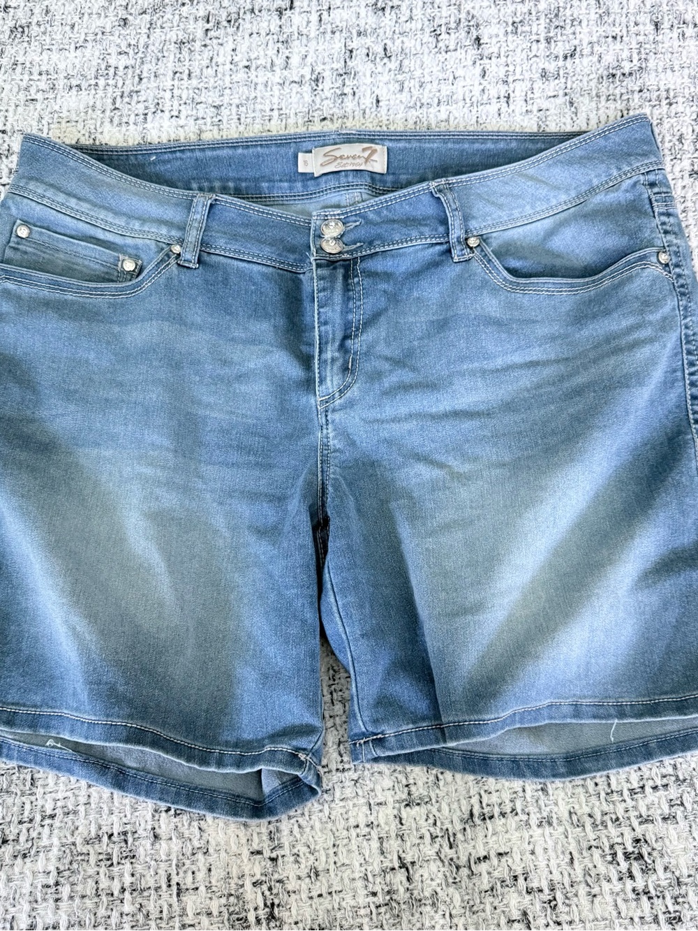 Seven7 Medium Wash Denim Shorts for Women